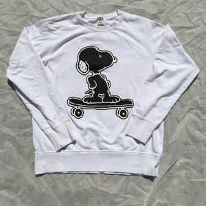 UNIQLO KAWS X PEANUTS crew neck sweater
